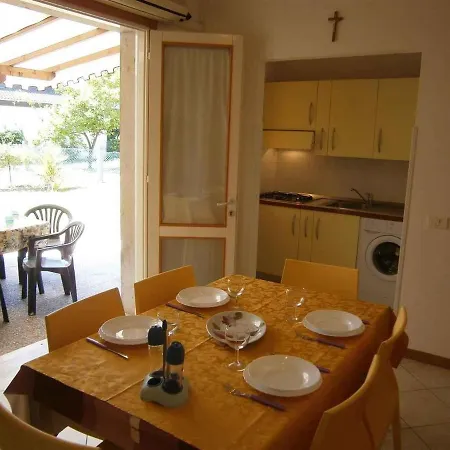 בית אירוח In 24444 *